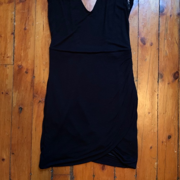 Black Guess Lace Keyhole Dress with Ruching - Picture 3 of 6